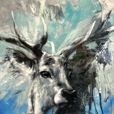 ILONA GRISS-SCHWÄRZLER: Deer white blue
